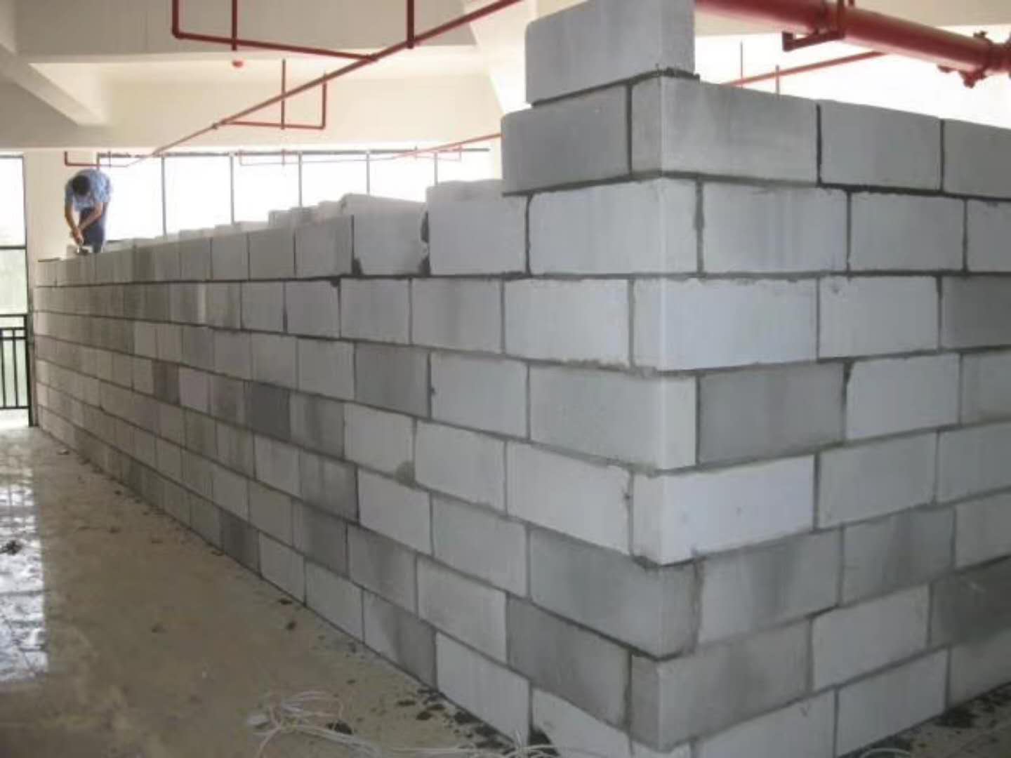 鹤岗蒸压加气混凝土砌块承重墙静力和抗震性能的研究